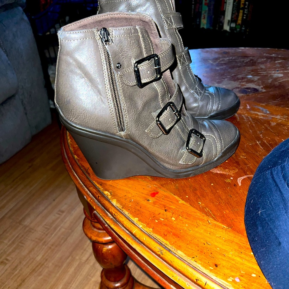 Women rubber wedges boots